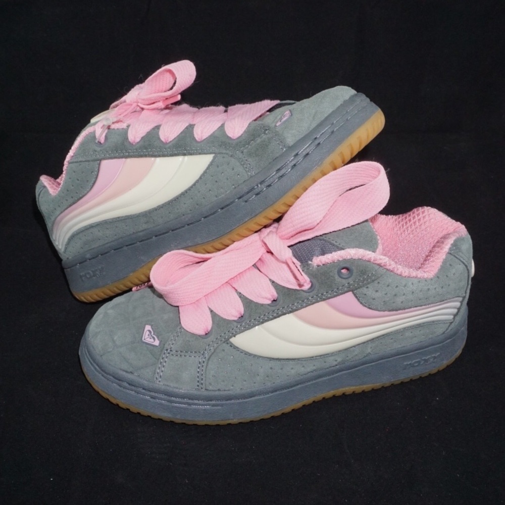 New old stock Roxy Skate Shoes Pink Waves Gray